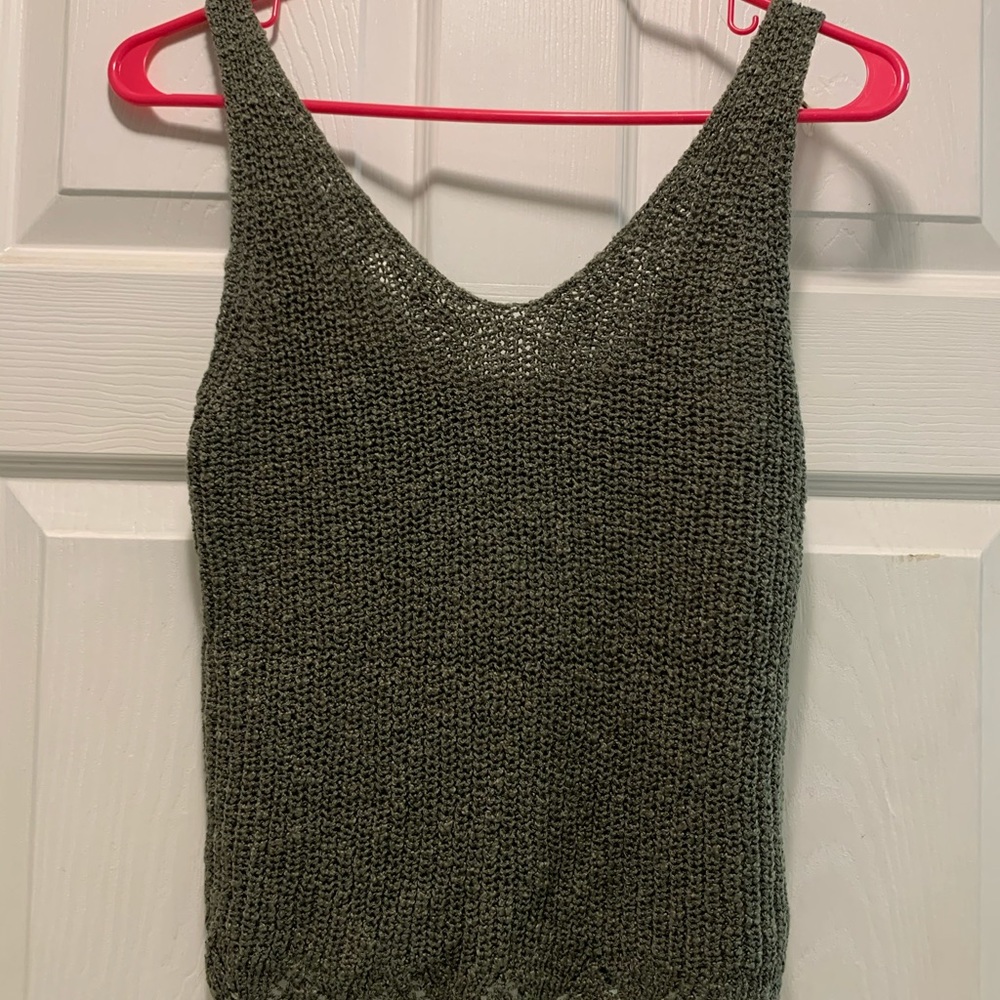 Green Top - Picture 3 of 3